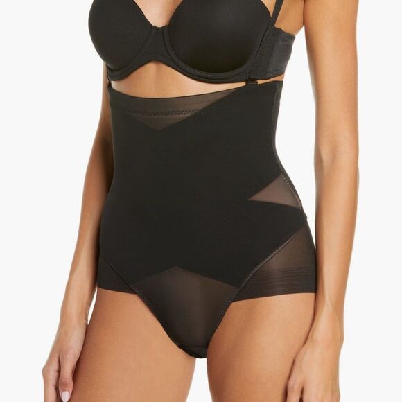 Honeylove SuperPower Briefs in Runway Size 1X - Picture 2 of 10